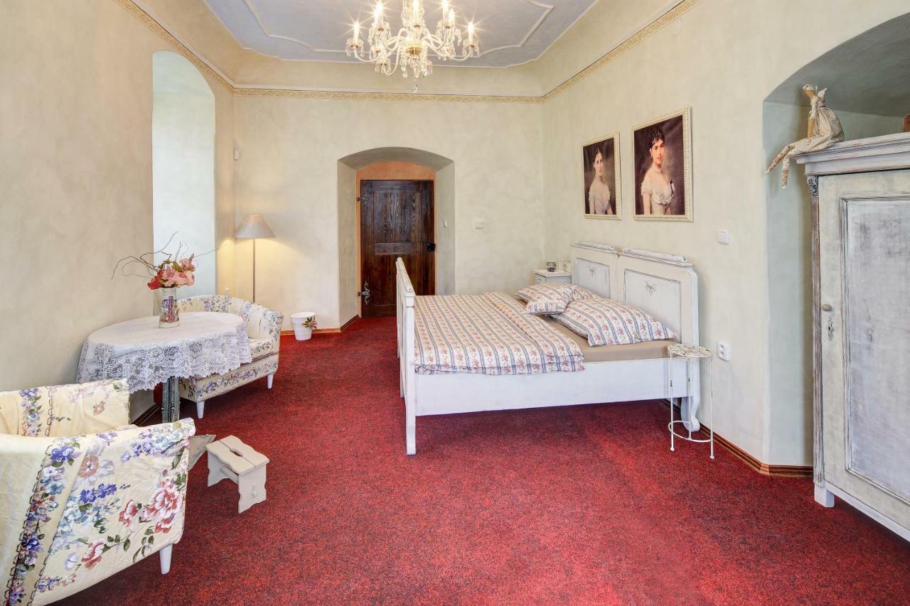 Hôtel Dum Zameckych Kaplanu à Valec Extérieur photo