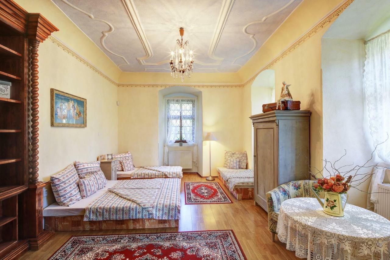 Hôtel Dum Zameckych Kaplanu à Valec Extérieur photo