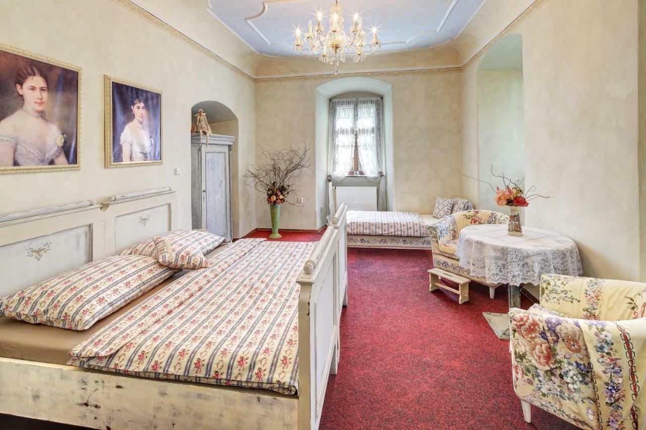 Hôtel Dum Zameckych Kaplanu à Valec Extérieur photo