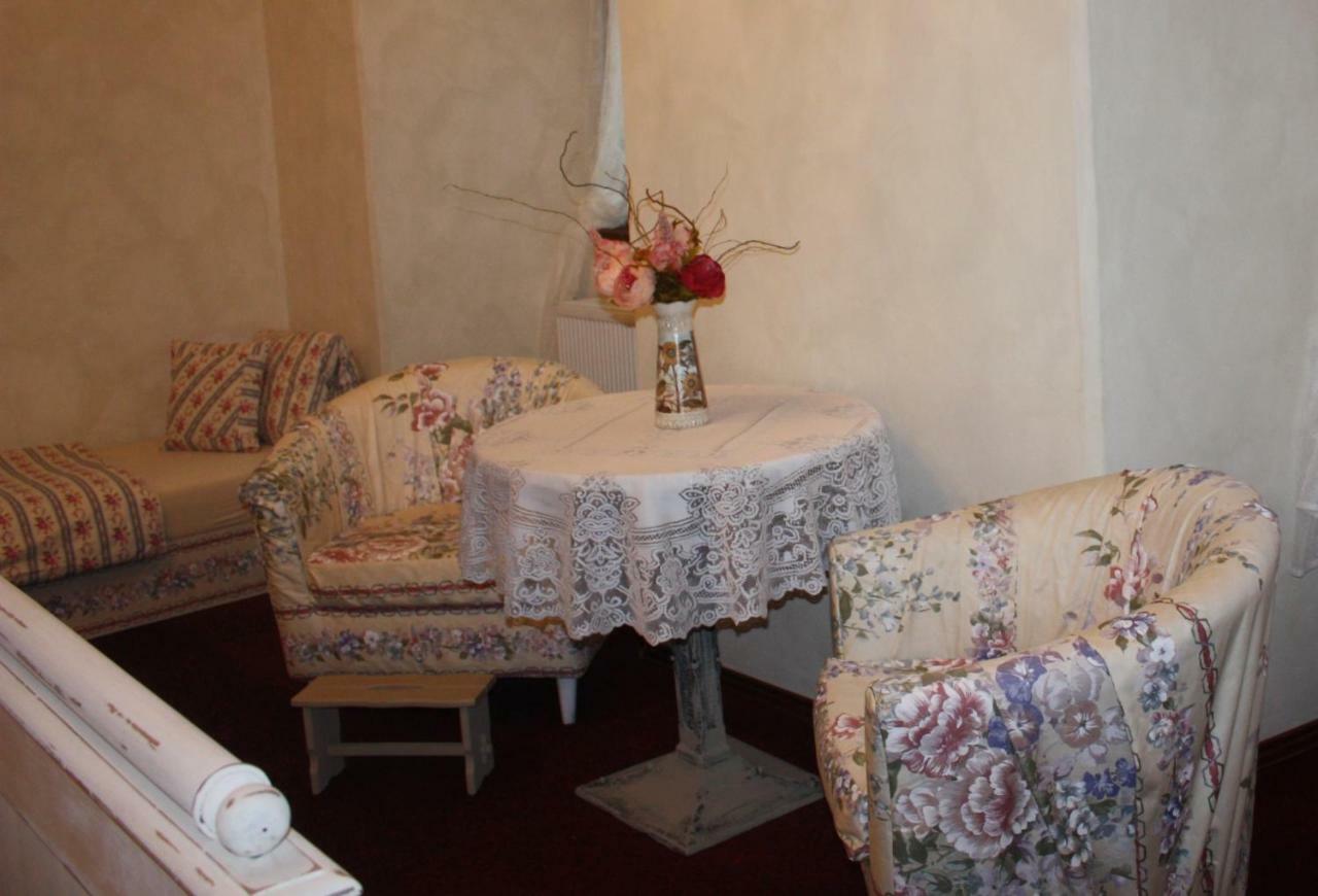 Hôtel Dum Zameckych Kaplanu à Valec Extérieur photo