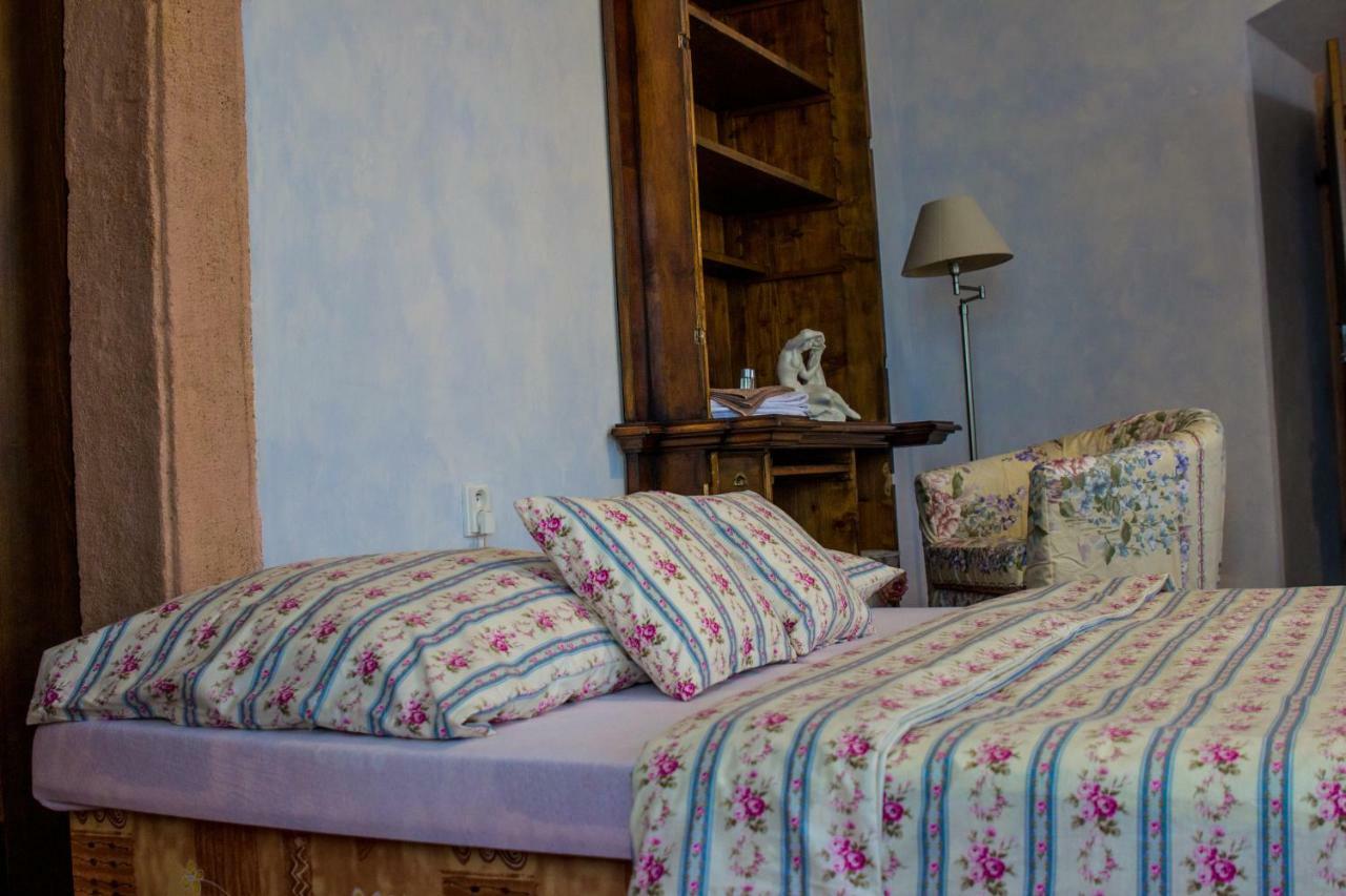 Hôtel Dum Zameckych Kaplanu à Valec Extérieur photo